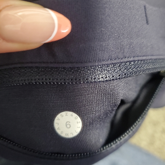 Lululemon leggings - Picture 15 of 16